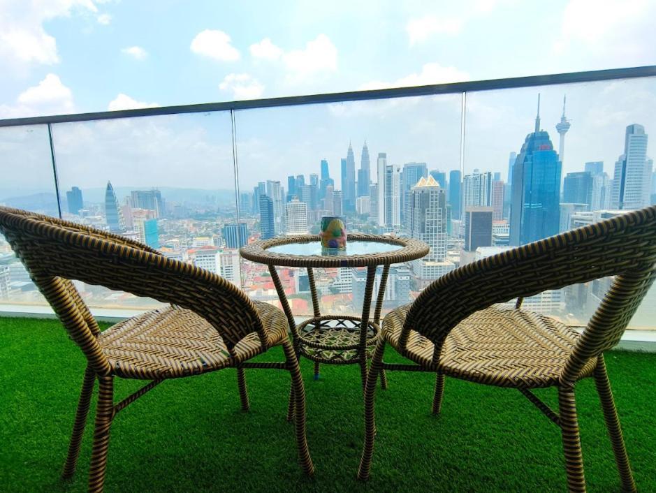 Rr327 Klcc View Wtc 5pax 2br Balcony Fireworks Kuala Lumpur