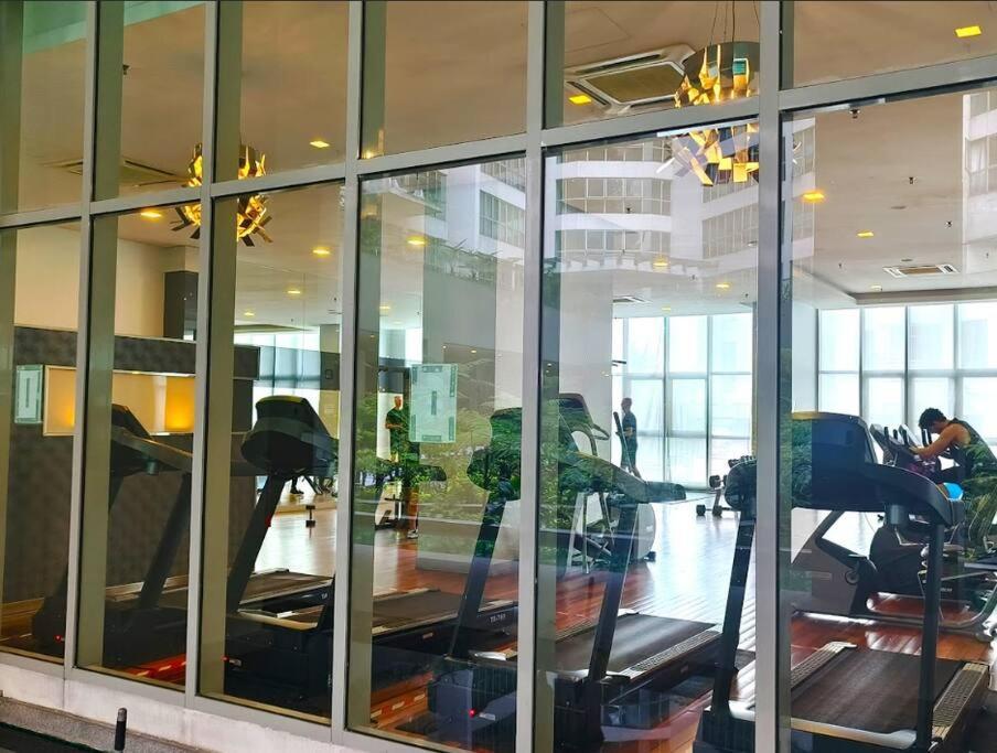 Rr327 Klcc View Wtc 5pax 2br Balcony Fireworks Pangsapuri
