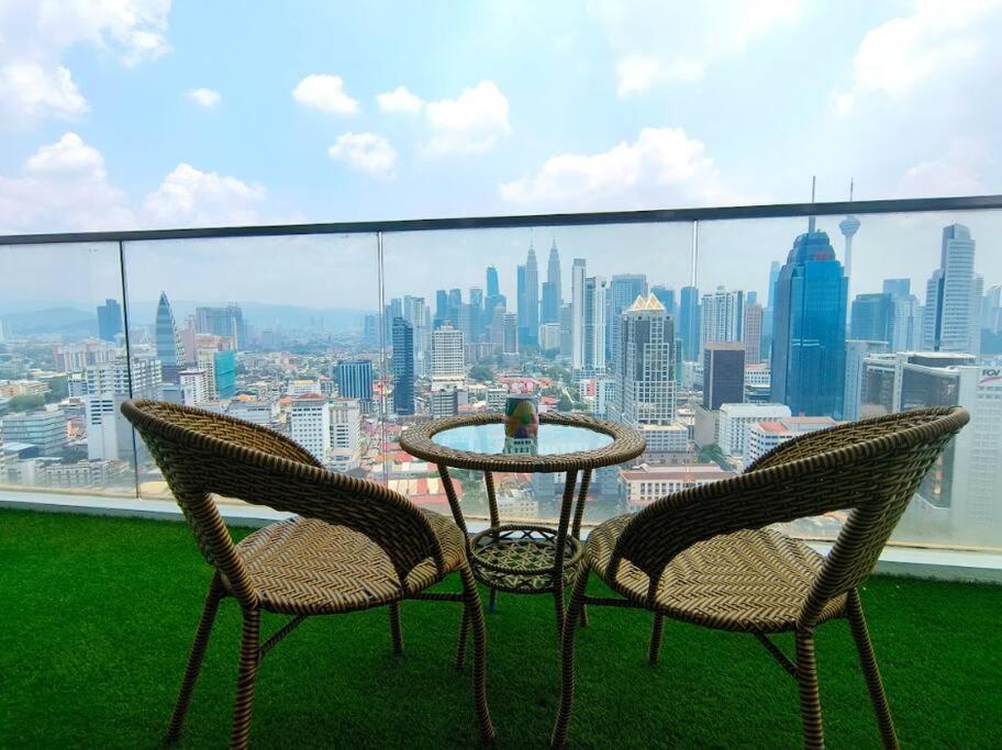 Pangsapuri Rr327 Klcc View Wtc 5pax 2br Balcony Fireworks *