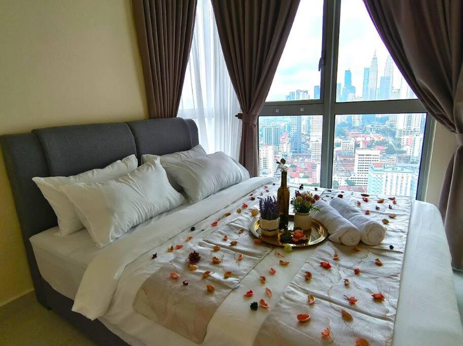Rr327 Klcc View Wtc 5pax 2br Balcony Fireworks Kuala Lumpur