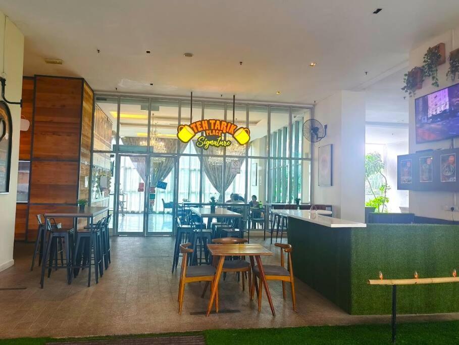 Rr327 Klcc View Wtc 5pax 2br Balcony Fireworks Apartment Kuala Lumpur